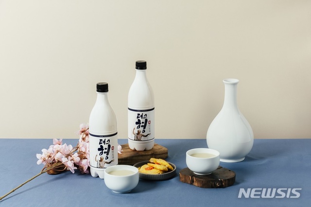 뉴트로에 빠진 편의점…"MZ세대 마음 잡는다"