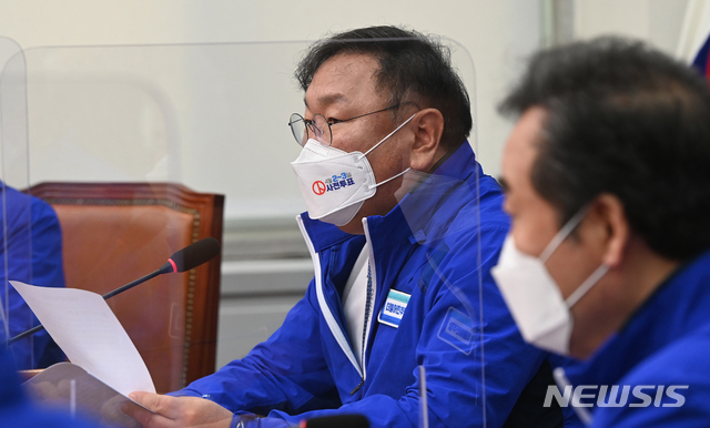 [서울=뉴시스]김진아 기자 = 김태년 더불어민주당 당대표 직무대행이 29일 오전 서울 여의도 국회에서 열린 중앙선대위 회의에 참석해 발언하고 있다. (공동취재사진) 2021.03.29. photo@newsis.com