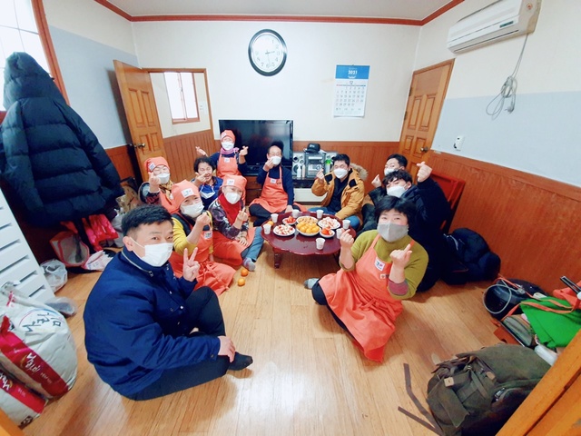 도시재생 주민역량강화사업에서 한국디자인진흥원장상 수상한 '함안통'팀 *재판매 및 DB 금지