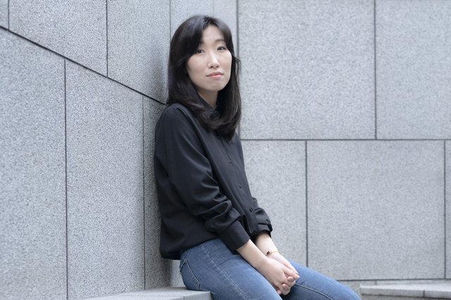 [서울=뉴시스] 극작가 진주. 2021.04.01. (사진 = 두산아트센터 제공) photo@newsis.com