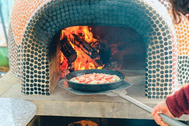 [안동=뉴시스] '봉이땅엔'이 내놓은 관광상품 화덕딸기피자 체험. (사진=경북도 제공) 2021.04.01 *재판매 및 DB 금지