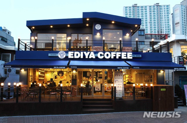 [장수브랜드 탄생비화]어느새 3000호 돌파…토종 '이디야커피'