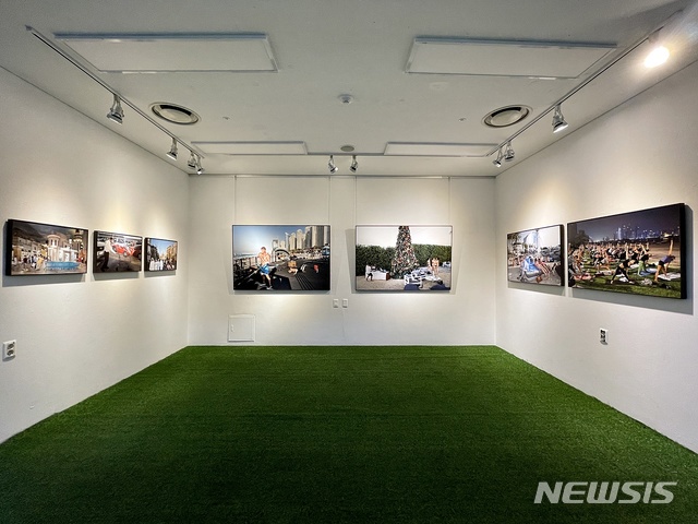 [대구=뉴시스]이지연 기자 = 대구 범어아트스트리트의 한 스튜디오에 작품이 전시돼 있다. (사진=대구문화재단 제공) 2021.04.03. photo@newsis.com 