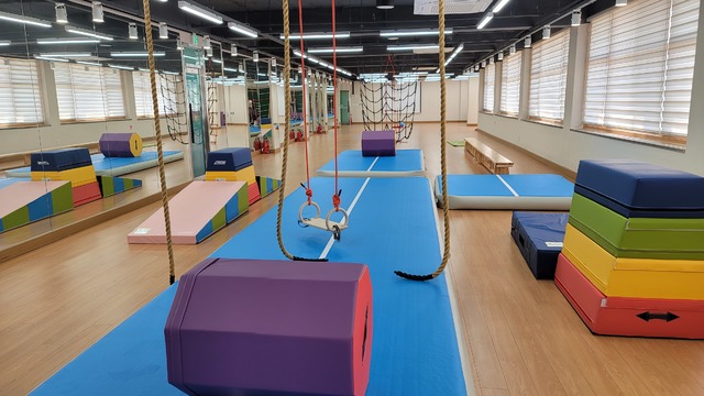 [용인=뉴시스] 박종대 기자 = 경기 용인시 기흥구에 개관한 ‘경기학생스포츠센터’에 조성된 'GX룸'. 2021.4.6. pjd@newsis.com *재판매 및 DB 금지