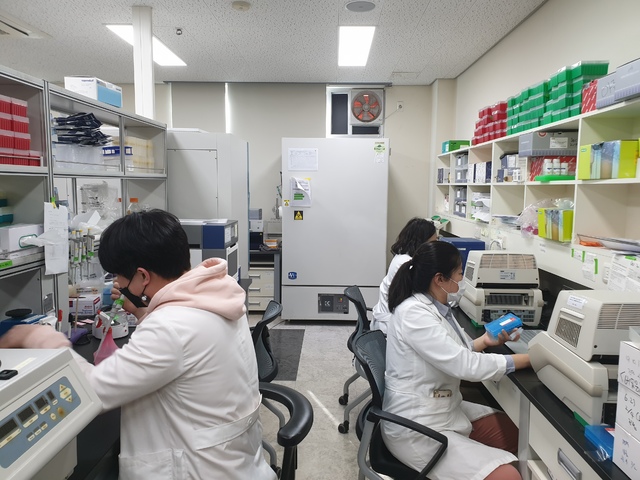 [전주=뉴시스]윤난슬 기자 = 전북대학교는 수의과대학이 농림축산검역본부로부터 '동물용 의약품 임상시험 실시기관'으로 신규 지정됐다고 7일 밝혔다.(사진=전북대 제공) *재판매 및 DB 금지