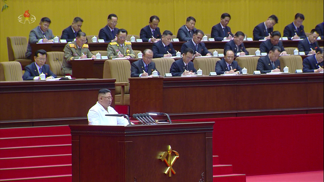 [서울=뉴시스]북한 조선중앙TV는 김정은 국무위원장이 8일 평양에서 조선노동당 제6차 세포비서대회에 참석해 폐회사를 했다고 9일 방송했다. (사진=조선중앙TV 캡쳐) 2021.04.09. photo@newsis.com *재판매 및 DB 금지