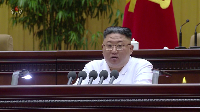 [서울=뉴시스]북한 조선중앙TV는 김정은 국무위원장이 8일 평양에서 조선노동당 제6차 세포비서대회에 참석해 폐회사를 했다고 9일 방송했다. (사진=조선중앙TV 캡쳐) 2021.04.09. photo@newsis.com *재판매 및 DB 금지