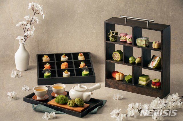 [서울=뉴시스]밀레니엄 힐튼 서울 '실란트로 델리'의 '스프링 그린 애프터눈 티 세트'