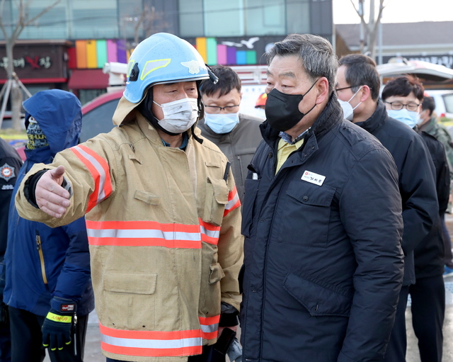 가세로 군수, 태안군 신진도항 어선 화재 현장 *재판매 및 DB 금지