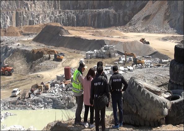 [전주=뉴시스] 전라북도 특별사법경찰팀이 최근 봄철 고농도 미세먼지 발생에 대한 선제 대응을 위해 ‘비산먼지(날림먼지) 다량 배출 핵심 사업장’ 기획단속에 나섰다. photo@newsis.com *재판매 및 DB 금지