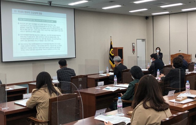  [부산=뉴시스] 허상천 기자 = 부산시는 13일 오후 부산시의회에서 ‘장애위험군 영유아 조기발견 및 지원사업 성과보고회’를 개최했다. 2021.04.14. (사진 = 부산시장애인종합복지관 제공) photo@newsis.com *재판매 및 DB 금지