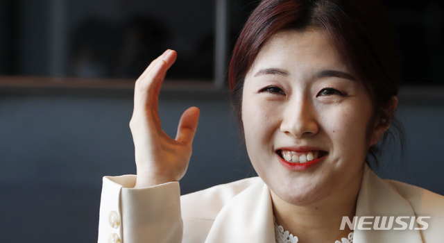 [서울=뉴시스]김형수 기자 = 박혜지 퍼커셔니스트가 14일 오전 서울 광화문 한 카페에서 뉴시스와 인터뷰하고 있다. 2021.04.14. kyungwoon59@newsis.com