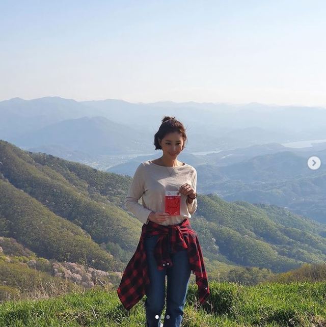 [서울=뉴시스] (사진 = 김성령 인스타그램 캡처) 2021.04.15. photo@newsis.com *재판매 및 DB 금지