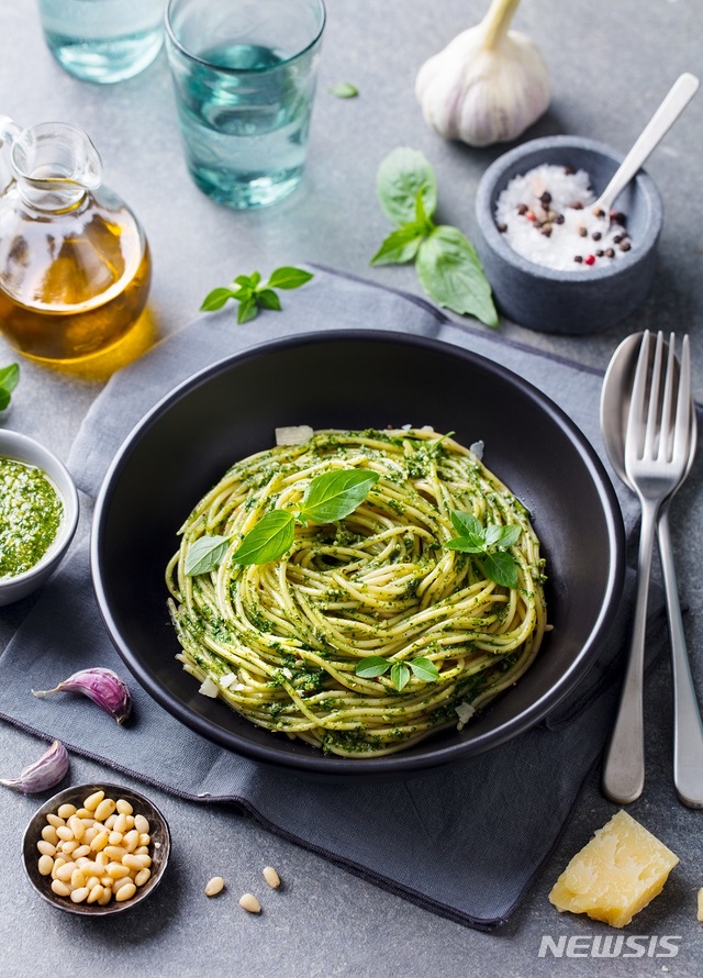 [서울=뉴시스]머큐어 강남 쏘도베 '쏘도베 레스토랑'의 '봄향기 파스타 프로모션'