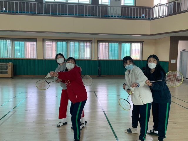 [안동=뉴시스] 예천여고 또래학습 멘토링(체육). (사진=경북교육청 제공) 2021.04.16 *재판매 및 DB 금지