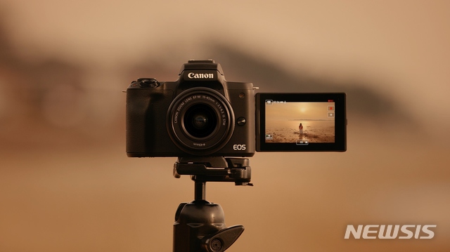 [서울=뉴시스] 캐논 'EOS M50 마크 II' 광고 영상.(사진=캐논코리아컨슈머이미징 제공) 2021.4.16 photo@newsis.com
