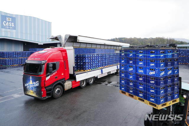 [서울=뉴시스]오비맥주 '올 뉴 카스' 본격 출하