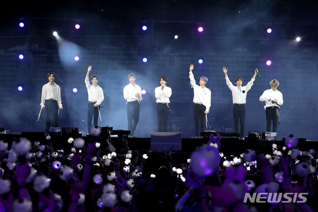 [서울=뉴시스] 그룹 '방탄소년단'의 '방에서 즐기는 방탄소년단 콘서트 21'(BTS LIVE STREAMING)  (사진=비히트 뮤직 제공) 2021.04.18. photo@newsis.com