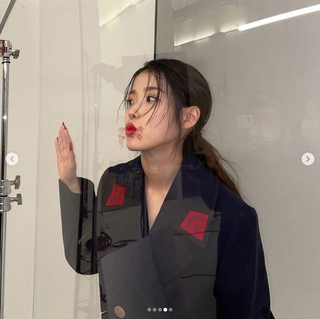 [서울=뉴시스] (사진 = 아이유 인스타그램 캡처) 2021.04.19. photo@newsis.com *재판매 및 DB 금지