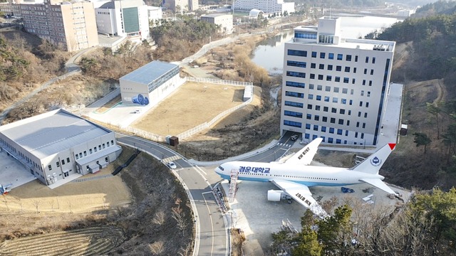  *재판매 및 DB 금지