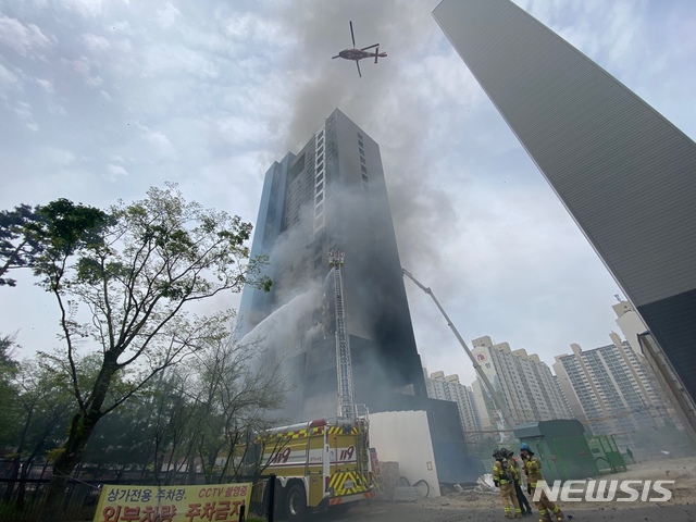 남양주시 다산동 신축 오피스텔 화재 현장. (사진=남양주소방서 제공)