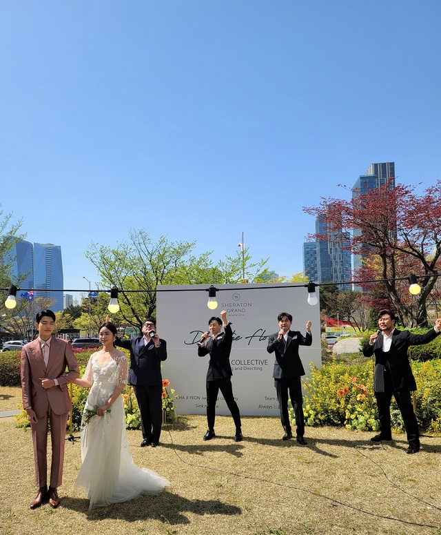 [서울=뉴시스]쉐라톤 그랜드 인천 야외 테라스 웨딩 쇼케이스 ‘꽃을 그리다’