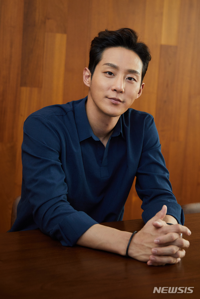 [서울=뉴시스]배우 이충주. (사진=씨제스 엔터테인먼트 제공) 2021.04.25. photo@newsis.com