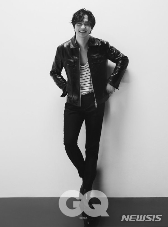 [서울=뉴시스] 유승호 화보. 사진 = 지큐. 2021.4.26. photo@newsis.com