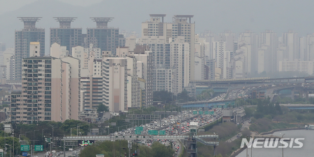 [서울=뉴시스]조수정 기자 = 서울 성동구 성수 전략정비구역 일대. 2021.04.27. chocrystal@newsis.com