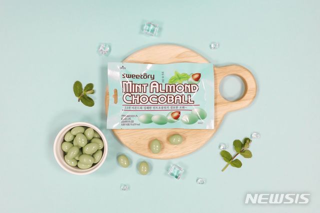대영식품, '스위토리 민트 아몬드초코볼' 출시 