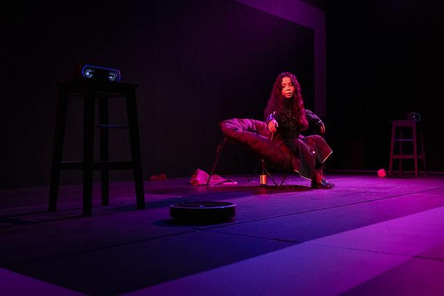 [서울=뉴시스] 연극 '액트리스 원_국민로봇배우 1호'. 2021.04.29. (사진 = 국립극단 제공) photo@newsis.com