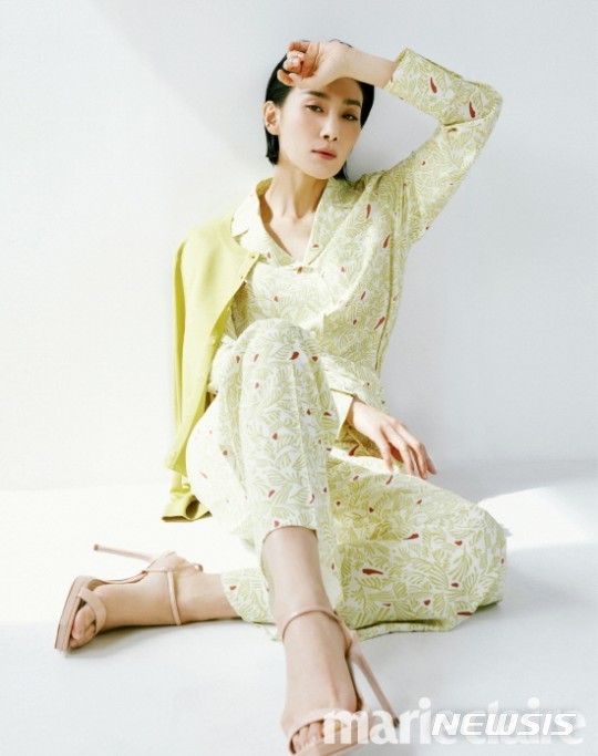 [서울=뉴시스] 김서형 화보. 사진 = 마리끌레르. 2021.4.29. photo@newsis.com