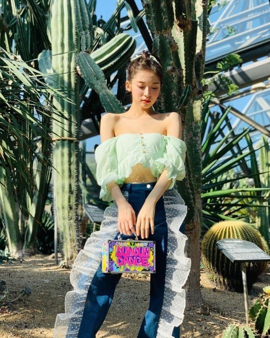 [서울=뉴시스] (사진 = 아린 인스타그램 캡처) 2021.04.29. photo@newsis.com *재판매 및 DB 금지