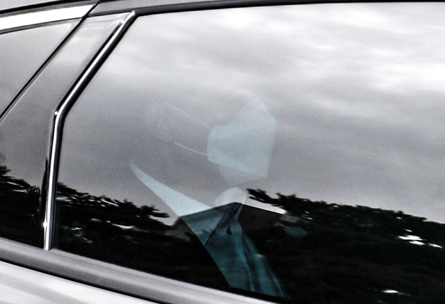 [서울=뉴시스]조수정 기자 = 이성윤 서울중앙지검장이 29일 오전 서울 서초구 중앙지검으로 차량을 타고 출근하고 있다. 2021.04.29. chocrystal@newsis.com