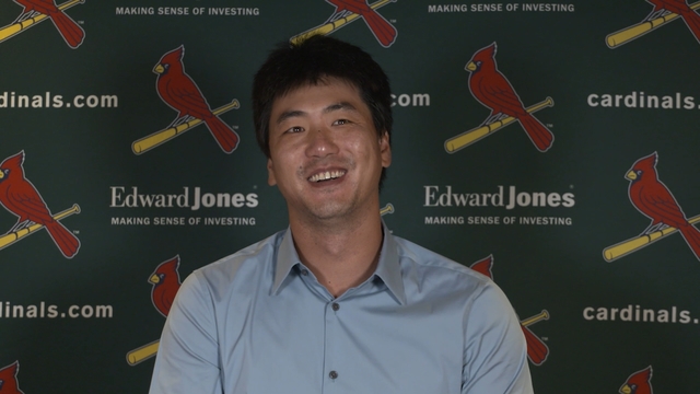 [서울=뉴시스] 30일(한국시간) 미국 미주리주 세인트루이스의 부시스타디움에서 열린 2021 메이저리그(MLB) 필라델피아 필리스와의 경기에 선발 등판해 5이닝 1실점을 기록한 뒤 화상 인터뷰를 하고 있는 김광현. (사진 = MLB 화상 인터뷰 캡처) *재판매 및 DB 금지