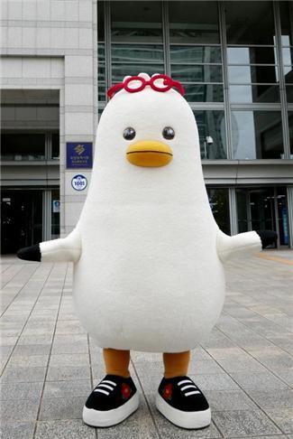 [부산=뉴시스] 허상천 기자 = 부산시의 시민 소통 캐릭터인 ‘부기’가 본격적인 활동에 나선다고 3일 밝혔다. 2021.05.03. (사진 = 부산시 제공) photo@newsis.com *재판매 및 DB 금지