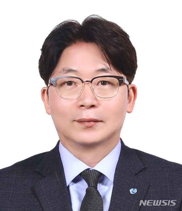 [서울=뉴시스]휴온스메디컬은 신임 대표로 의료기기 마케팅·유통 전문가인 이승용 상무를 선임했다고 3일 밝혔다. (사진= 휴온스메디컬 제공) 2021.05.03