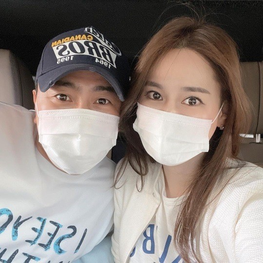 [서울=뉴시스] '안정환 이혜원' 이미지. 2021.05.03. (사진 = 이혜원 인스타그램 캡처 ) photo@newsis.com *재판매 및 DB 금지