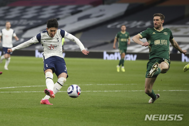 [런던=AP/뉴시스] 손흥민이 리그 16호골이자 공식전 21호골에 성공했다. 2021.05.02. 