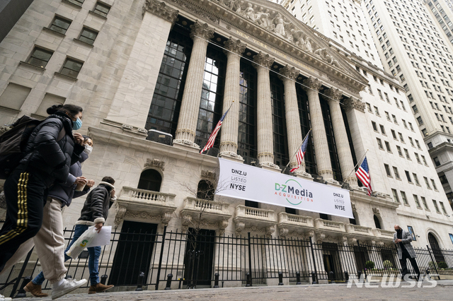 美 증시, 4월 고용 부진 속 일제히 상승…다우 220P ↑