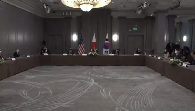 [런던=뉴시스]5일(현지시간) 영국 런던 개최 한미일 외교장관 회의. (출처: 외교부 트위터) 2021.5.5. 