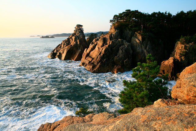 [서울=뉴시스]양양 하조대 (사진 = 스카이스캐너 제공) 2021.5.6. photo@newsis.com