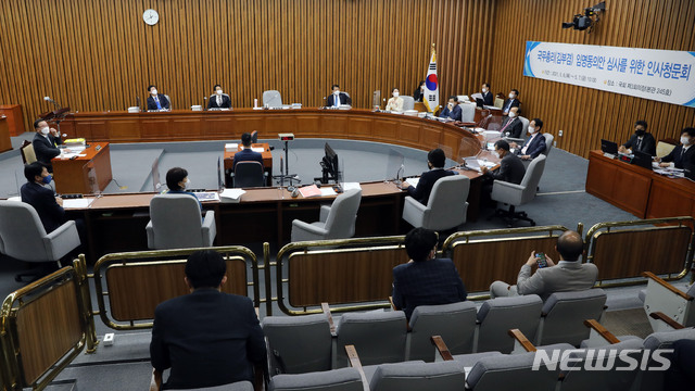 [서울=뉴시스]김진아 기자 = 김부겸 국무총리 후보자가 6일 오전 서울 여의도 국회에서 열린 인사청문회에서 질의에 답변하고 있다. (공동취재사진) 2021.05.06. photo@newsis.com