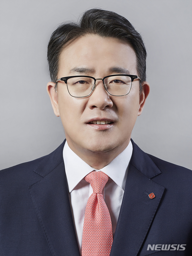 [서울=뉴시스] 황영근 롯데하이마트 대표이사. (사진=롯데하이마트)