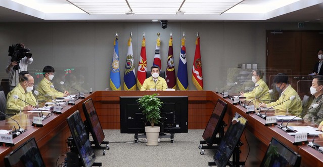 [서울=뉴시스]서욱 국방부 장관이 7일 오전 서울 용산구 국방부에서 열린 격리장병 생활 여건 보장을 위한 제11차 전군 주요지휘관 회의에 참석해 발언하고 있다. (사진=국방일보 제공) 2021.05.07. photo@newsis.com *재판매 및 DB 금지