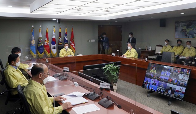 [서울=뉴시스]서욱 국방부 장관이 7일 오전 서울 용산구 국방부에서 열린 격리장병 생활 여건 보장을 위한 제11차 전군 주요지휘관 회의에 참석해 발언하고 있다. (사진=국방일보 제공) 2021.05.07. photo@newsis.com *재판매 및 DB 금지