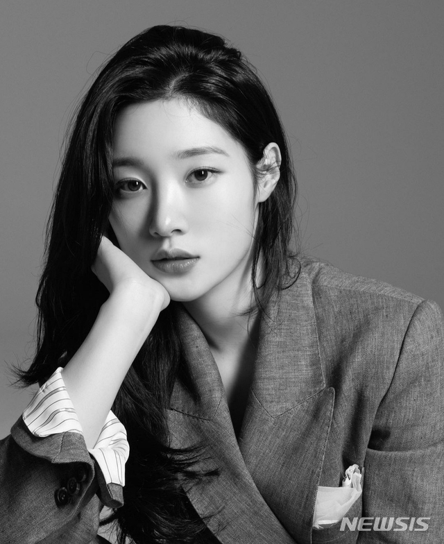 [서울=뉴시스] 정채연. 사진 = 정채연 인스타그램. 2021.5.08. photo@newsis.com