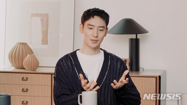 [서울=뉴시스] 영화 '무브 투 헤븐: 나는 유품정리사입니다' 이제훈 대담 영상. (사진=넷플릭스 제공) 2021.05.10 photo@newsis.com