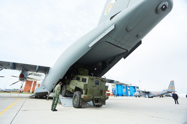 에어버스의 대형수송기 A400M *재판매 및 DB 금지