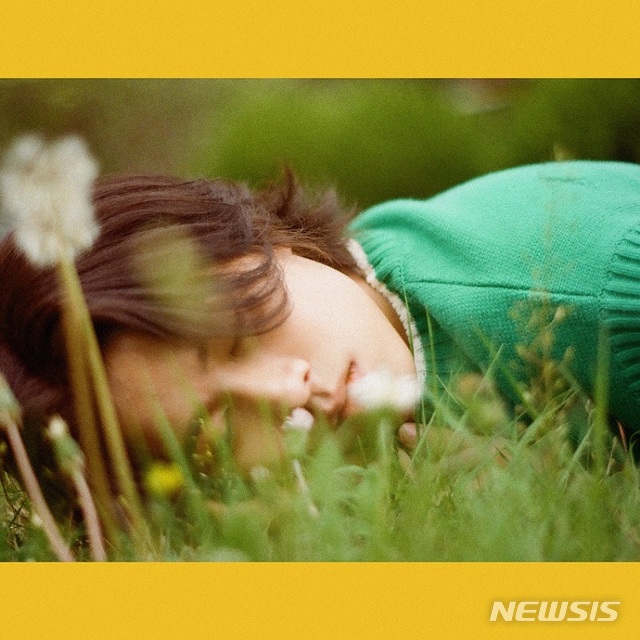 [서울=뉴시스]가수 이무진. (사진=쇼플레이엔터테인먼트 제공) 2021.05.13. photo@newsis.com